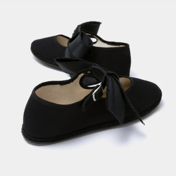 *NWT* TUCKERNUCK x ViBi VENEZiA Velvet Carbone Maxi Bow Mary Janes — 7 - Picture 4 of 6